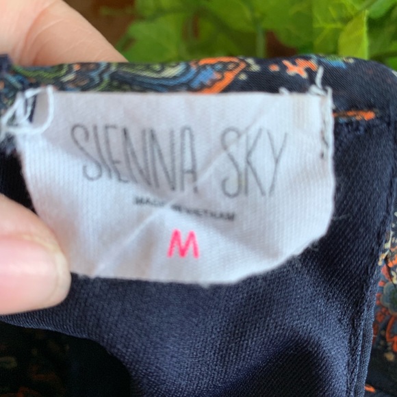 SIENNA DRESS - Picture 6 of 6